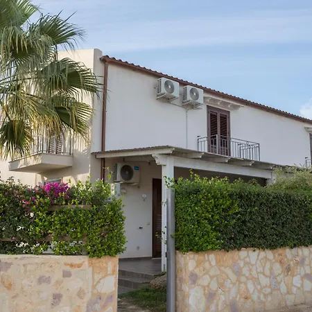 Oasi Guzzetta Hotel&case Vacanze 4*