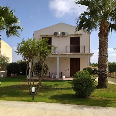Guest house Oasi Guzzetta Hotel&case Vacanze 2*