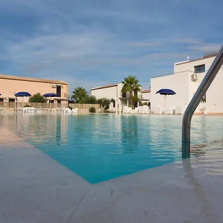 Oasi Guzzetta Hotel&case Vacanze 4*