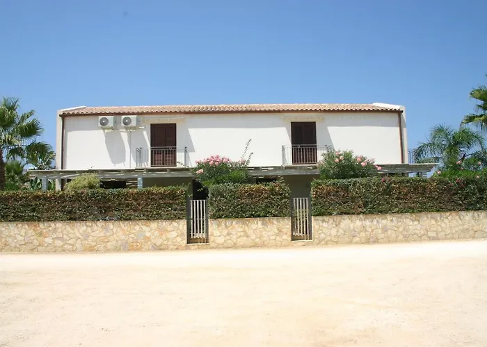 Maison d'hôtes Oasi Guzzetta Hotel&case Vacanze 4*