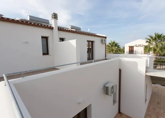 Oasi Guzzetta Hotel&case Vacanze 4*